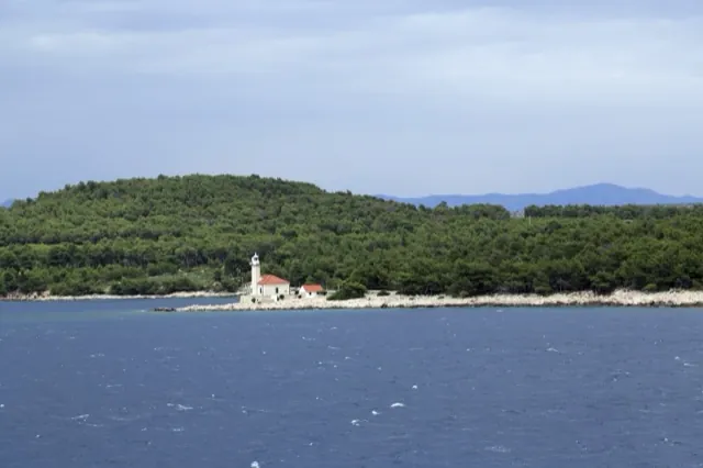 Rt Ražanj i položaj svjetionika u krajoliku