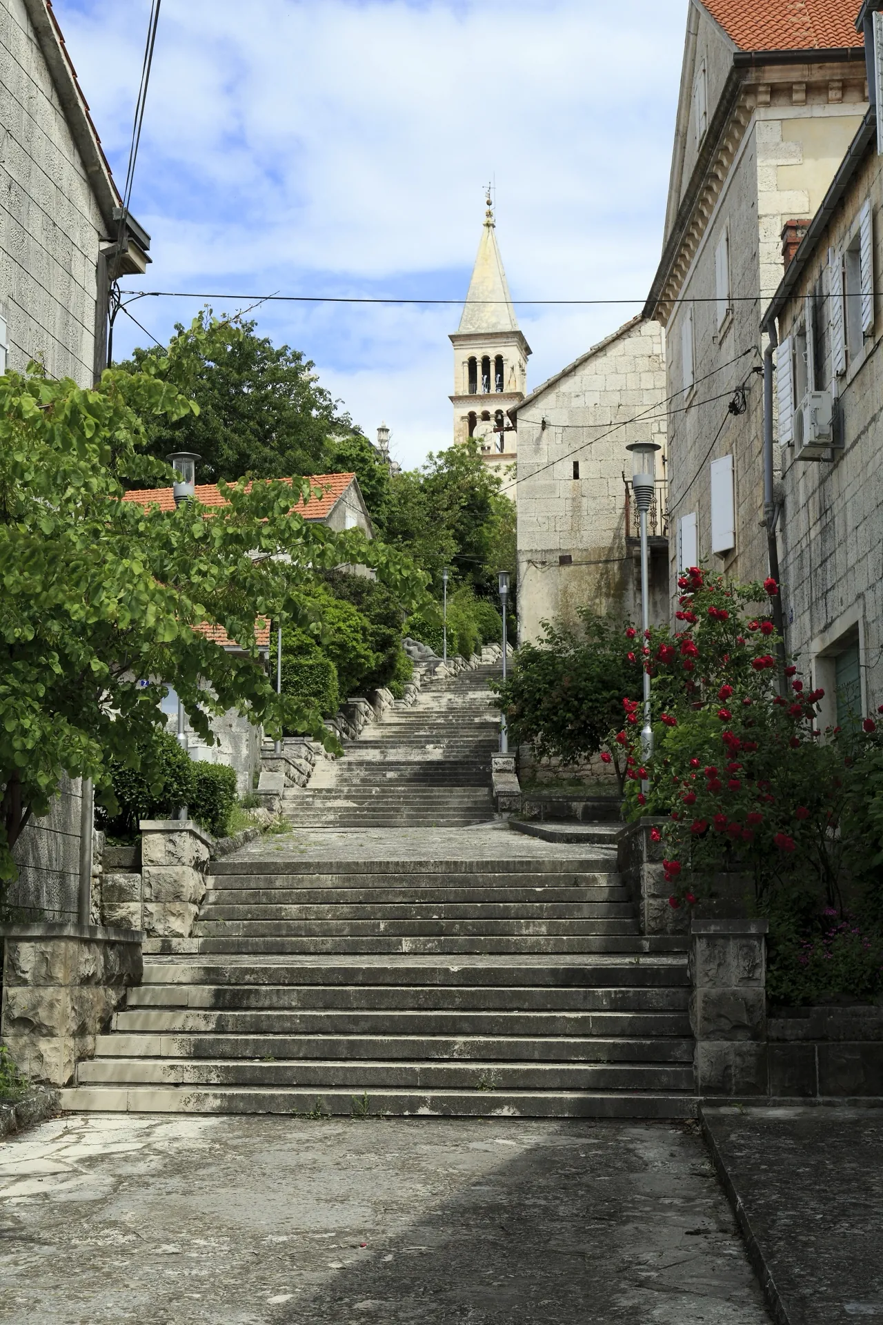 Župna crkva Gospe Karmelske u Nerežišćima