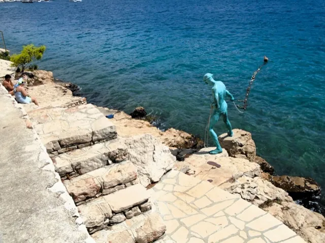 Položaj Milnarskog ribara uz more i plažu Bijaka