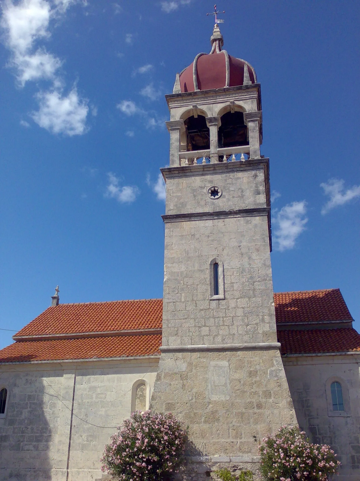 Crkva sv. Fabijana i Sebastijana u Donjem Humcu